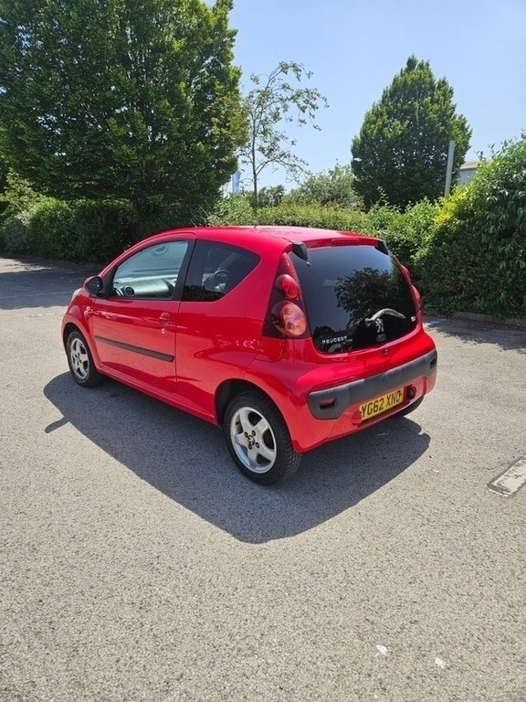 Peugeot 107 Allure Red #6