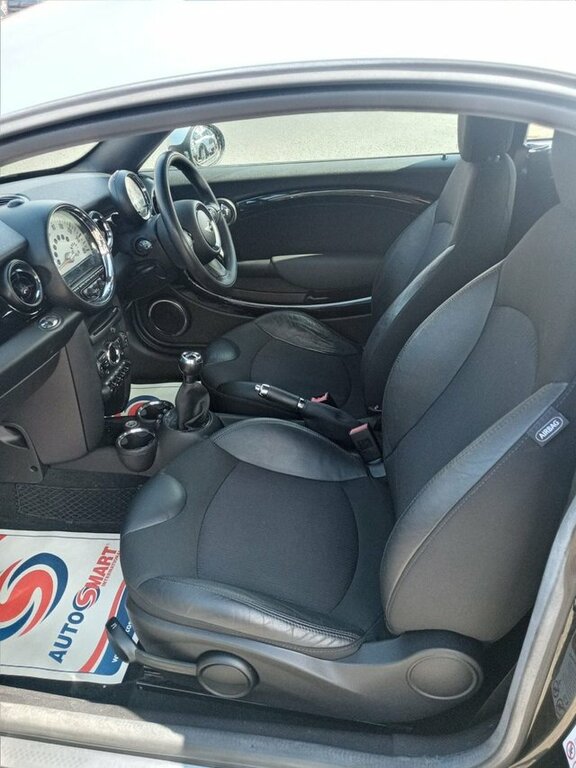 Mini Coupe Cooper Auto White #9