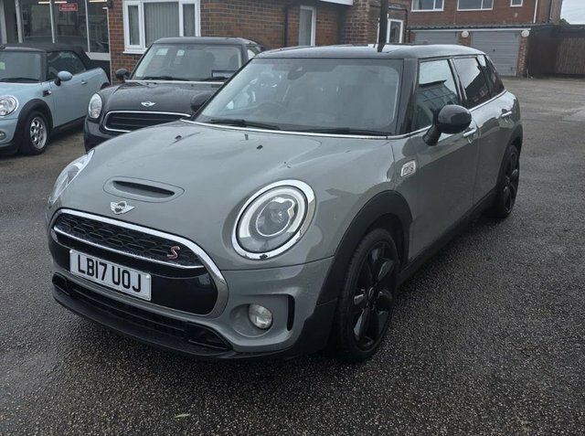 Mini Clubman 1.5 Cooper Black Pack 6Dr White #1
