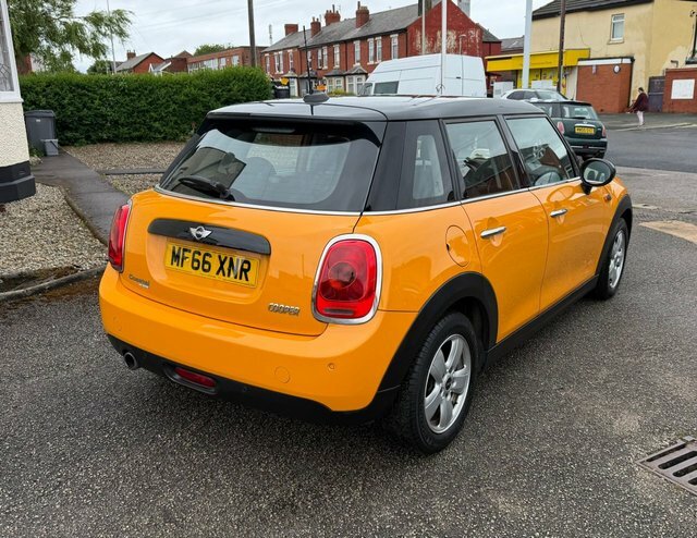 Mini Hatch 1.5 Cooper Hatchback Euro 6 S S Orange #4