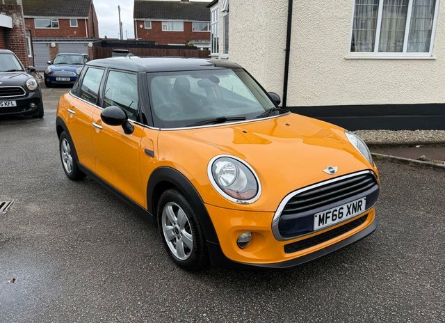 Mini Hatch 1.5 Cooper Hatchback Euro 6 S S Orange #2
