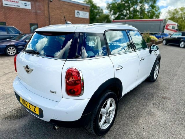 Mini Countryman 1.6 One Suv Euro 5 S S 98 Ps White #4