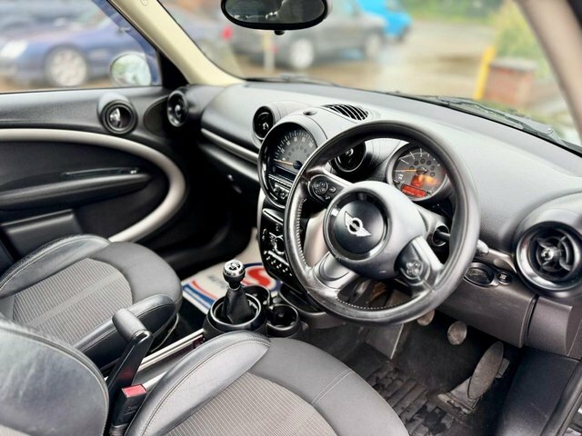Mini Countryman Cooper D Red #8