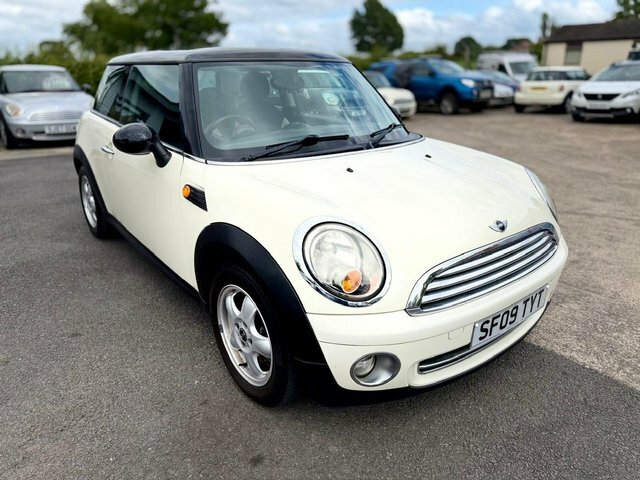 Mini Hatch 1.4 First White #1
