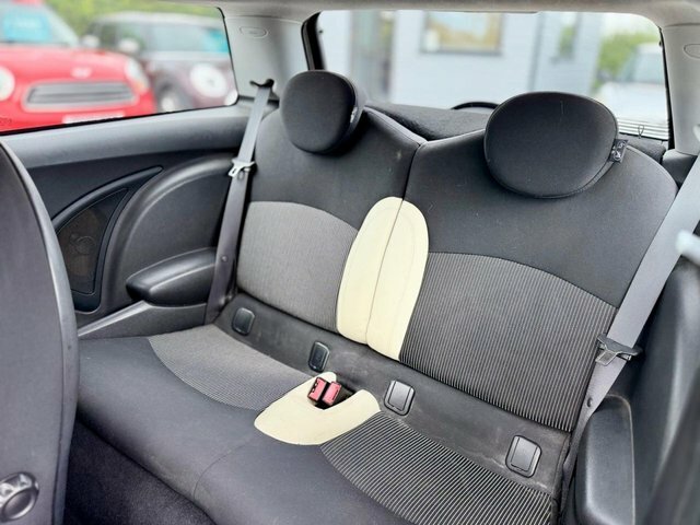 Mini Hatch 1.4 First White #10