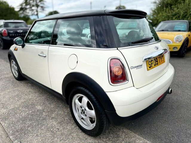 Mini Hatch 1.4 First White #4
