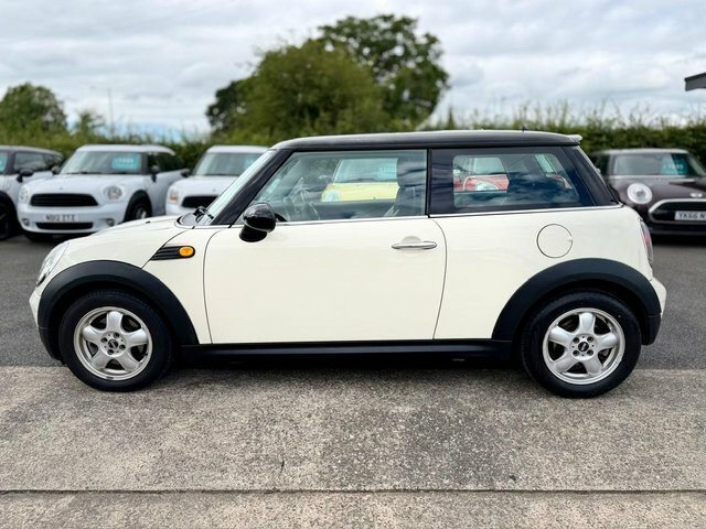 Mini Hatch 1.4 First White #5
