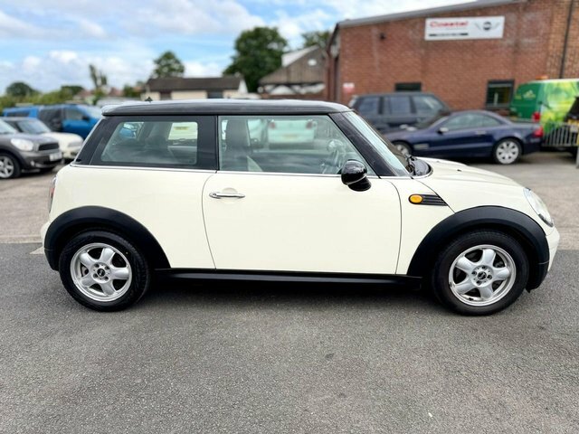 Mini Hatch 1.4 First White #6