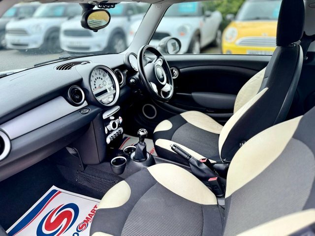Mini Hatch 1.4 First White #9