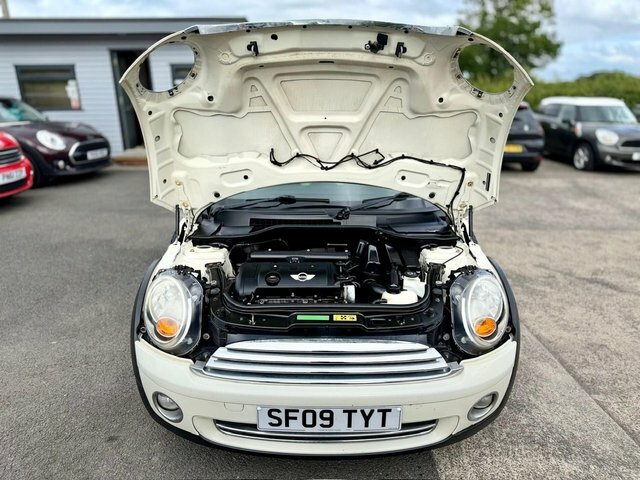 Mini Hatch 1.4 First White #11