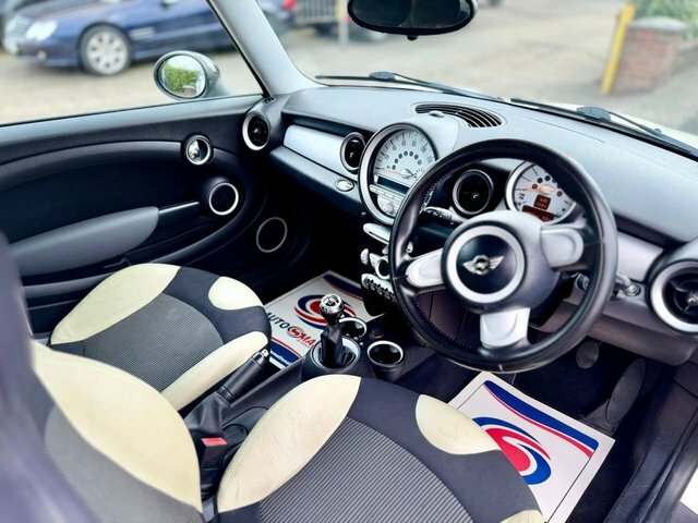 Mini Hatch 1.4 First White #8