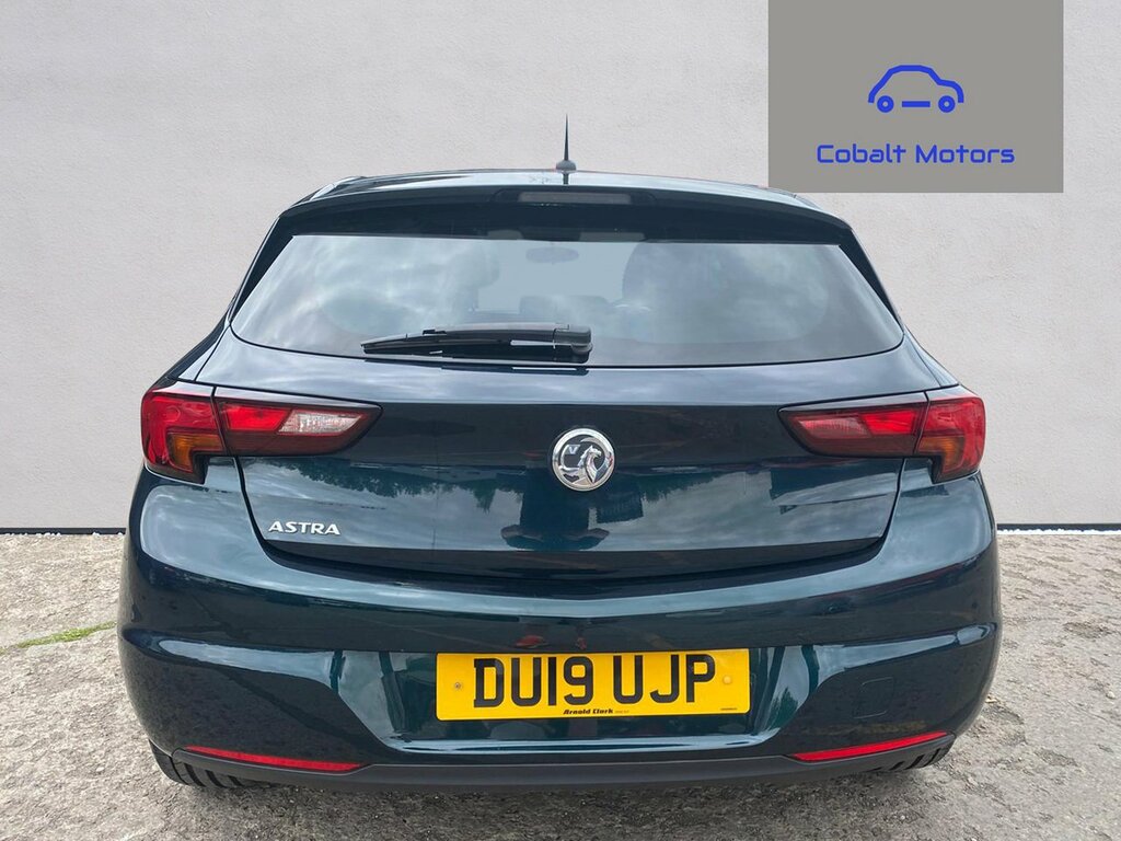 Vauxhall Astra 1.4I Turbo Design Hatchback Euro DU19UJP Green #2