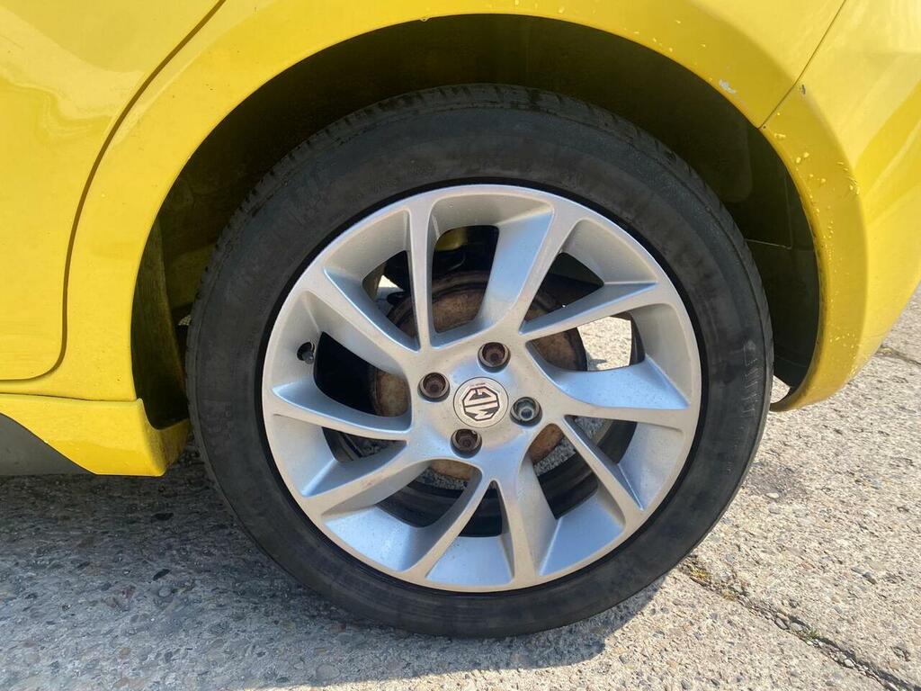 MG MG3 1.5 Vti-tech 3Form Sport Hatchback Manu Yellow