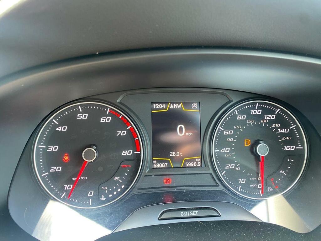 Seat Leon 1.8 Tsi Fr Technology Hatchback Red