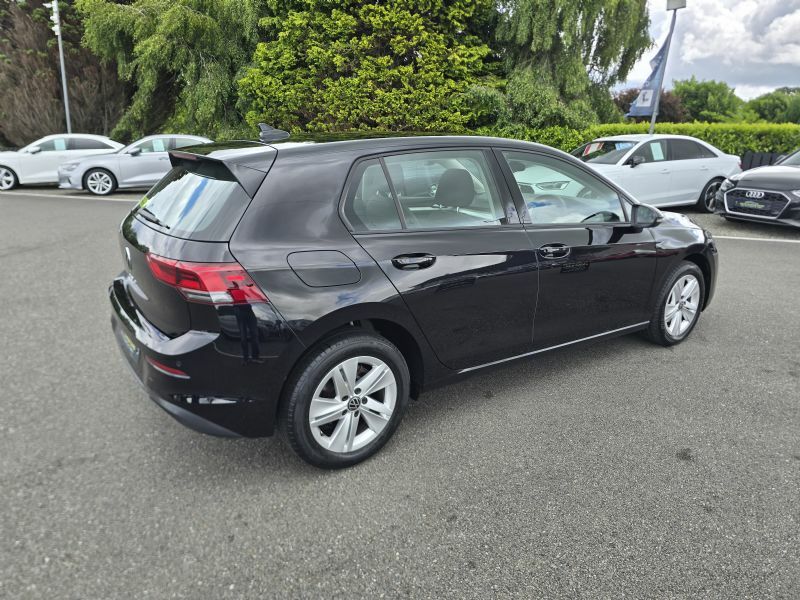 Volkswagen Golf Life 2.0Tdi YC22YJA Black #5