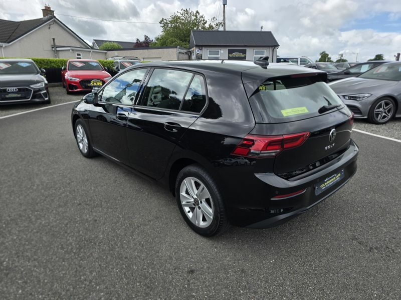 Volkswagen Golf Life 2.0Tdi YC22YJA Black #3