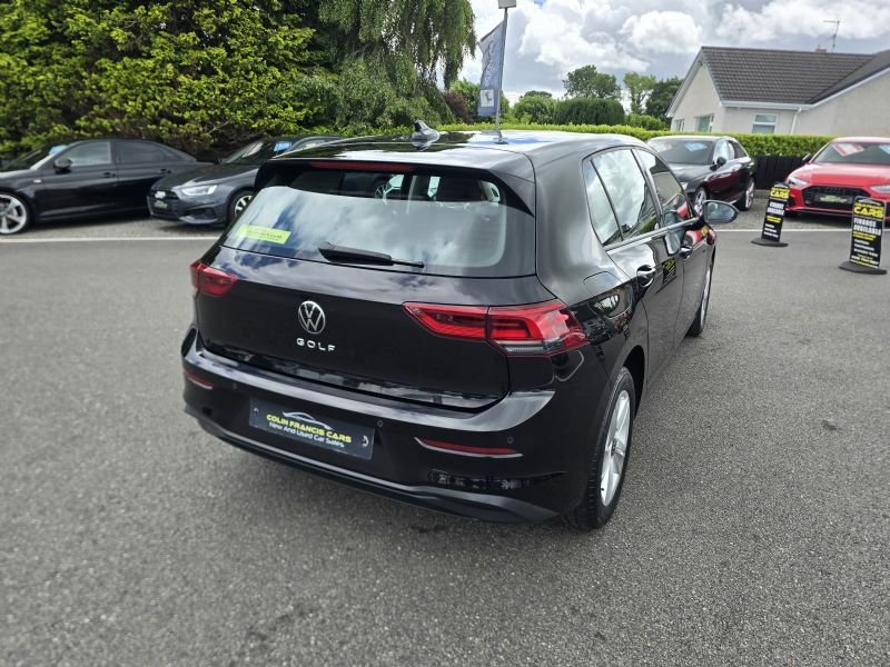 Volkswagen Golf Life 2.0Tdi YC22YJA Black #4