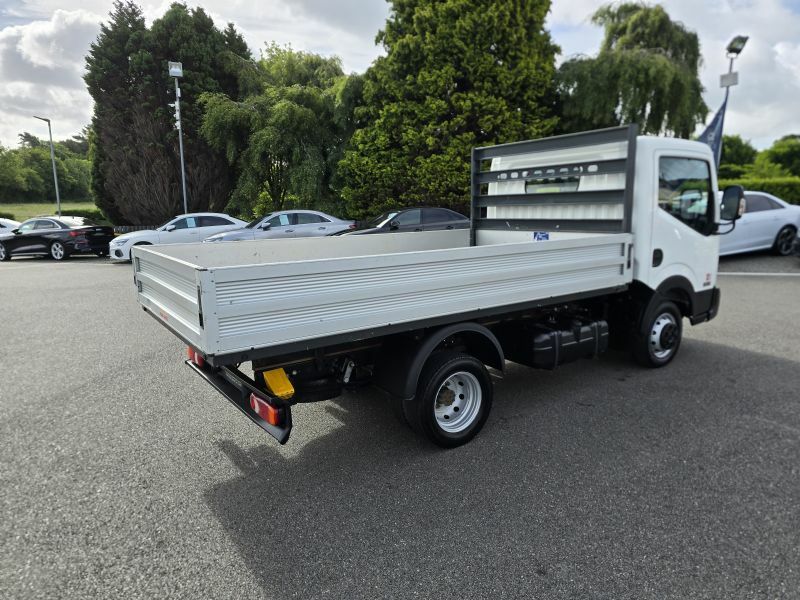 Nissan NT400 Cabstar 35.13 Swb 3.0Dci Tipper White #4