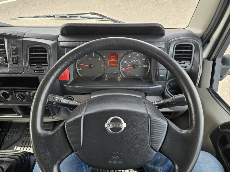 Nissan NT400 3.0 Dci White #9
