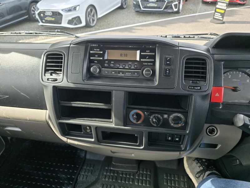 Nissan NT400 3.0 Dci White #10