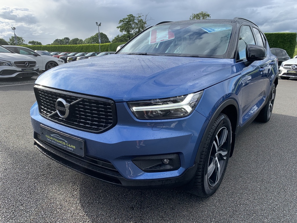 Volvo XC40 R Blue