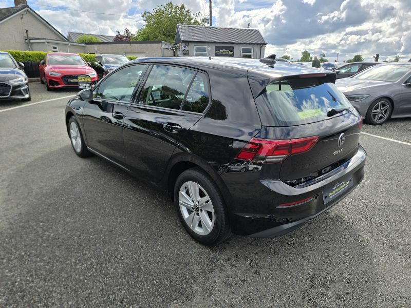 Volkswagen Golf Life 2.0Tdi S YK23DUP Black #3