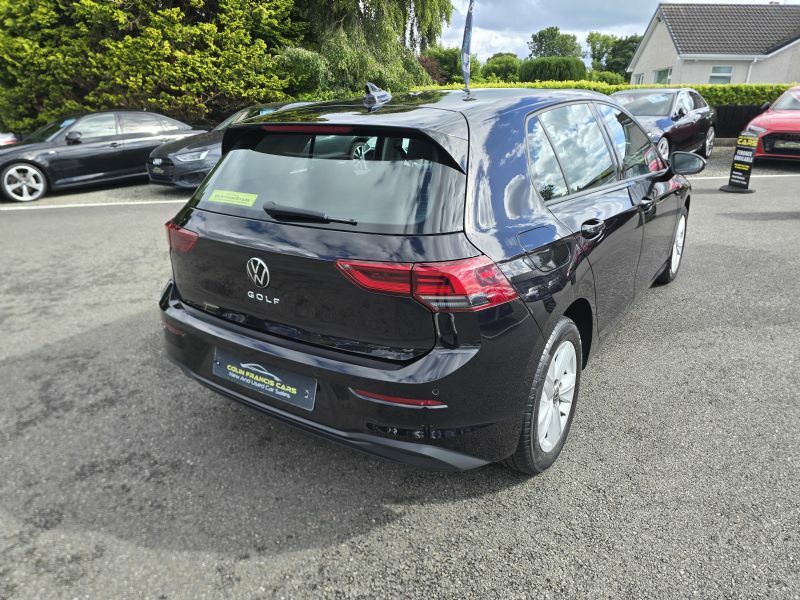 Volkswagen Golf Life 2.0Tdi S YK23DUP Black #4