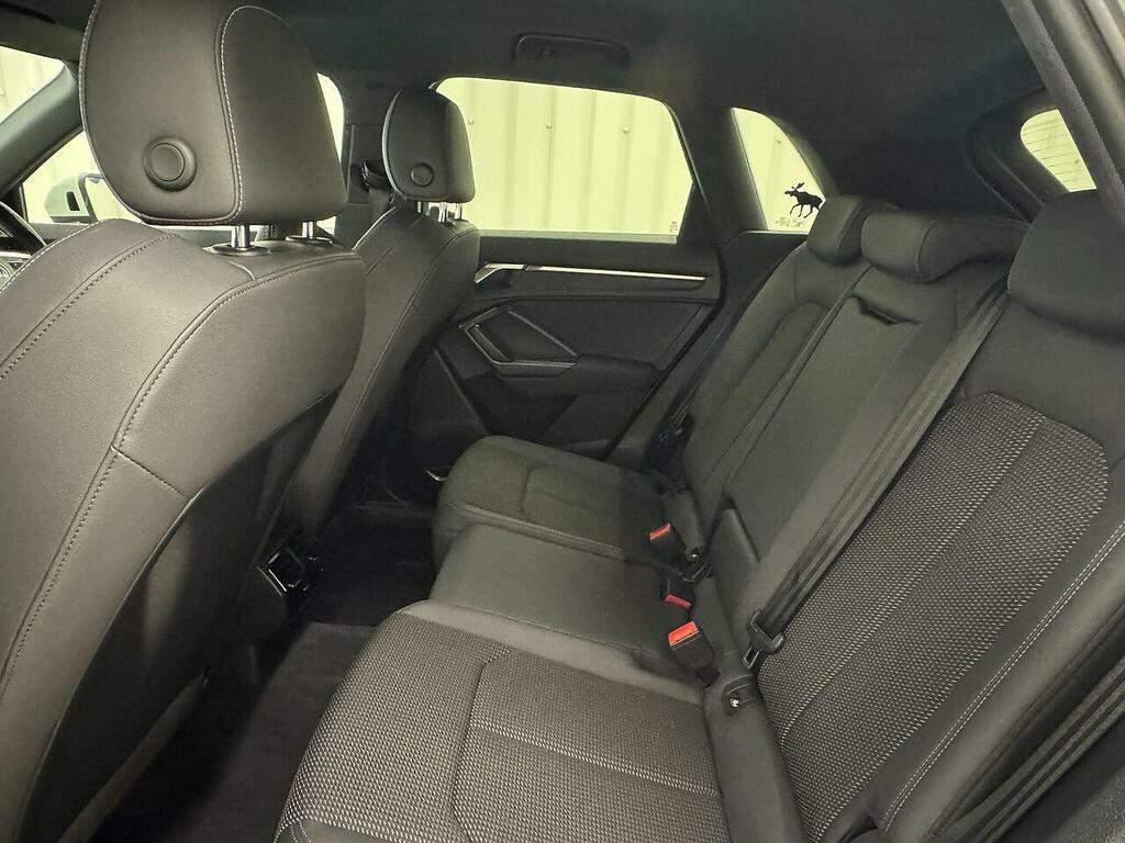 Audi Q3 1.5 Tfsi Cod 35 Black Edition Suv Manua Black #9