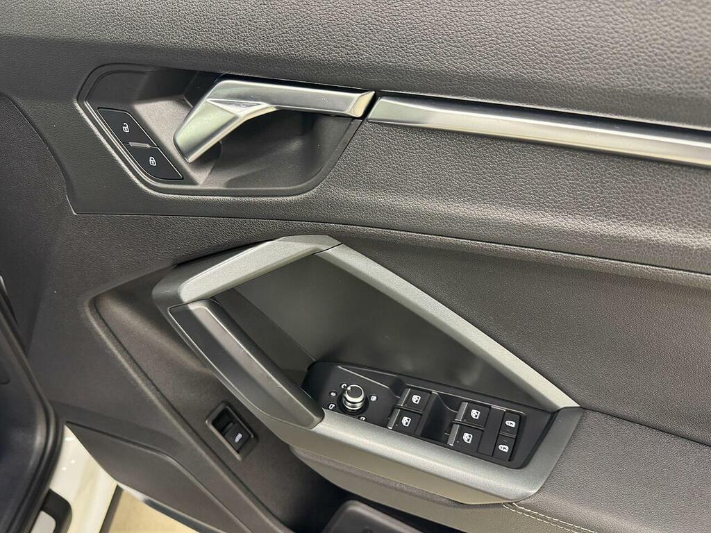 Audi Q3 1.5 Tfsi Cod 35 Black Edition Suv Manua Black #30