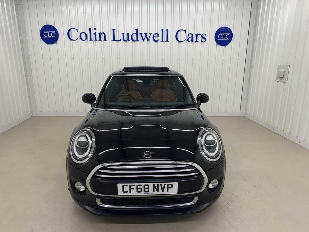 Mini Hatch 1.5 Cooper Exclusive Steptronic Euro 6 Ss CF68NVP Black #2