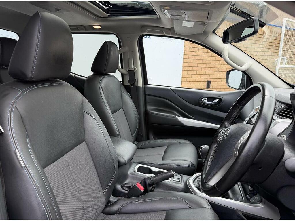 Nissan Navara 2.3 Dci N-guard Double Cab Pickup Manua Black #4