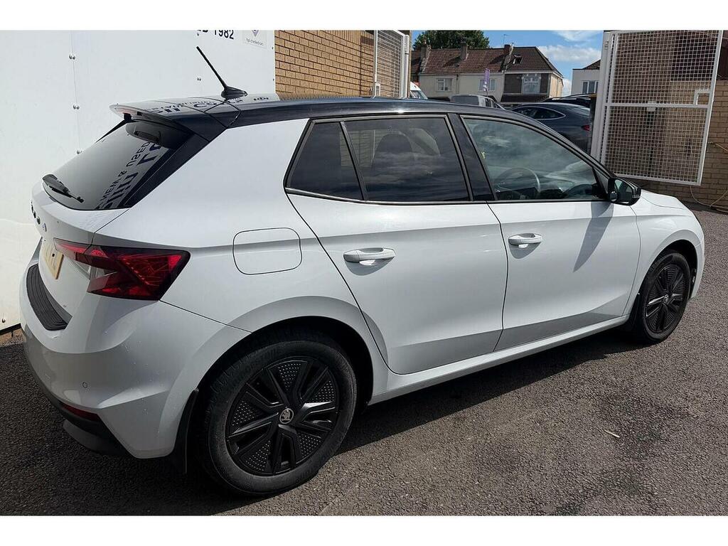 Skoda Fabia 1.0 Mpi Colour Edition Euro 6 Ss White #2
