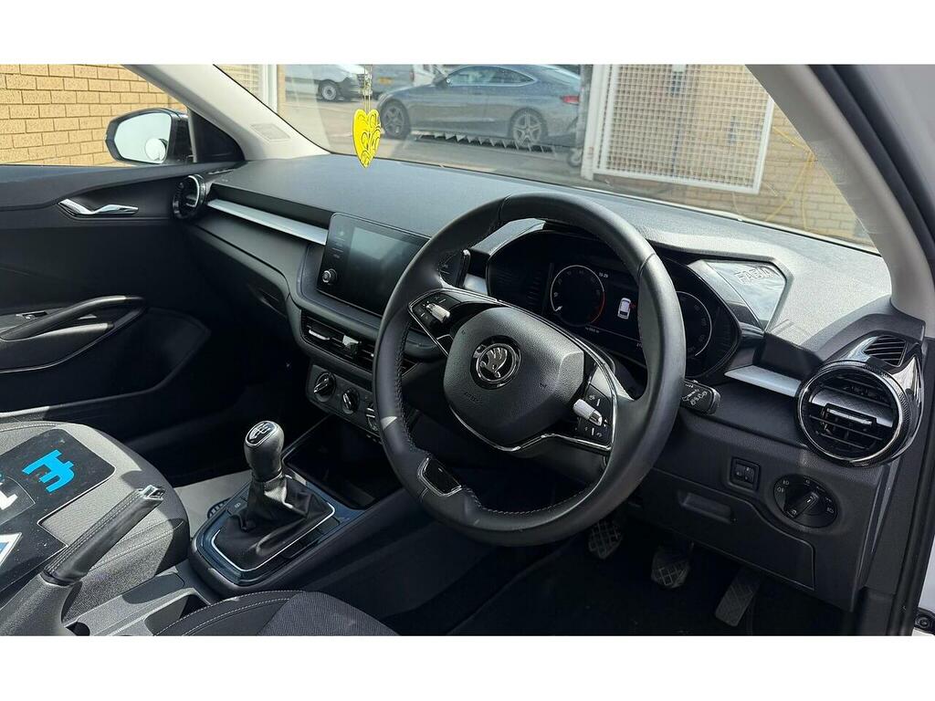 Skoda Fabia 1.0 Mpi Colour Edition Euro 6 Ss White #4