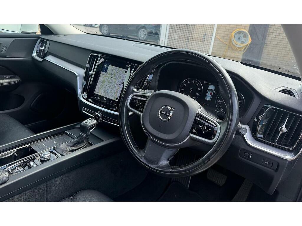 Volvo V60 2.0 T5 Momentum Plus Euro 6 Ss White #4