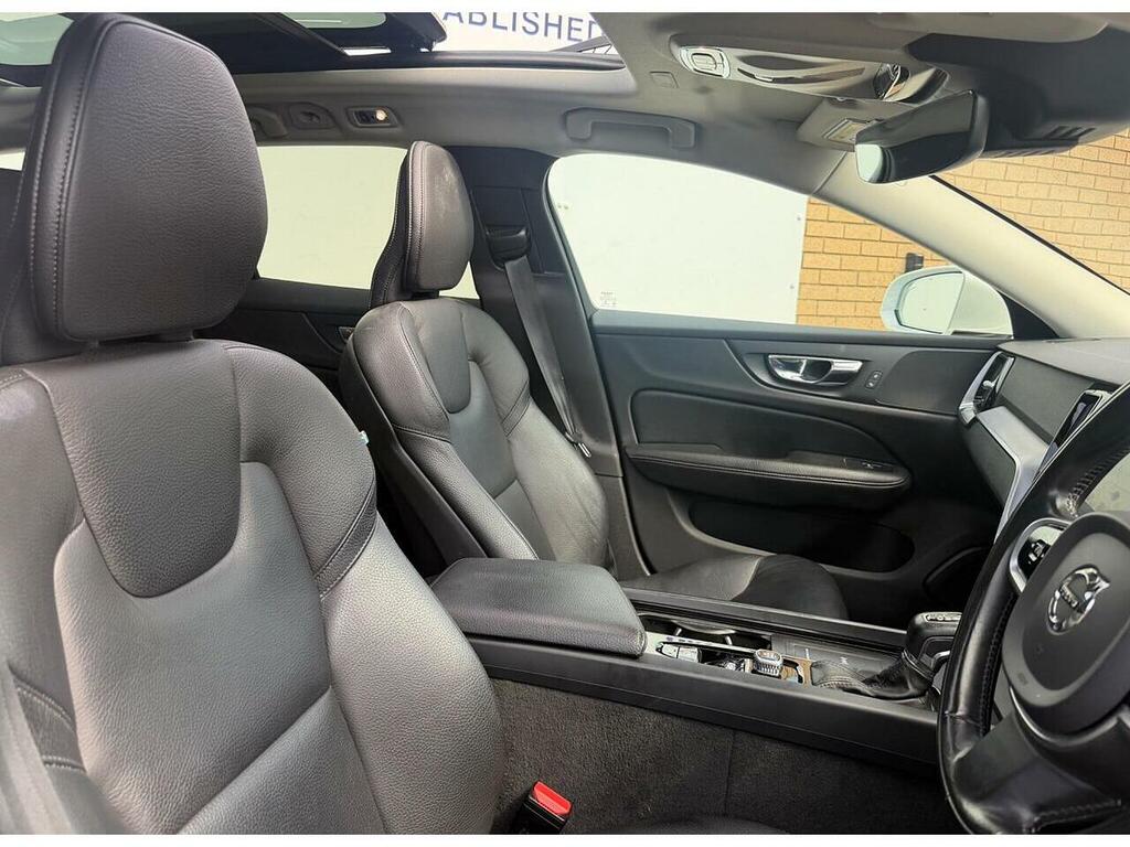 Volvo V60 2.0 T5 Momentum Plus Euro 6 Ss White #5