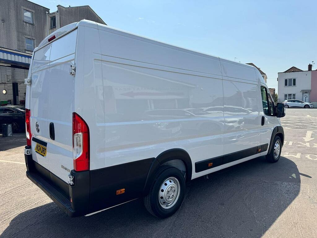 Vauxhall Movano Prime White #7