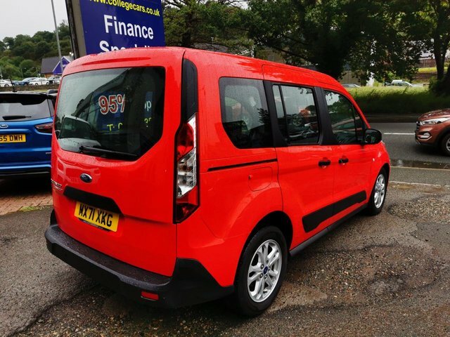Ford Tourneo Connect 2021 71 1.5 Ecoblue Zetec Mpv Eu Red #4