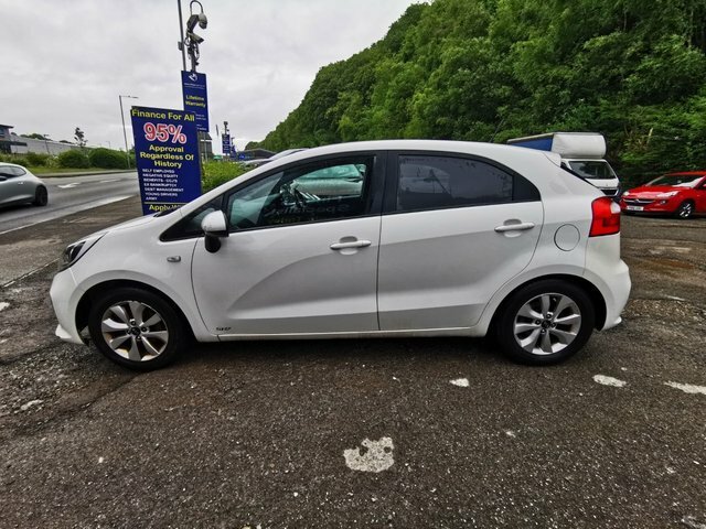 Kia RIO 2015 15 1.25 Sr7 Hatchback Euro White #4