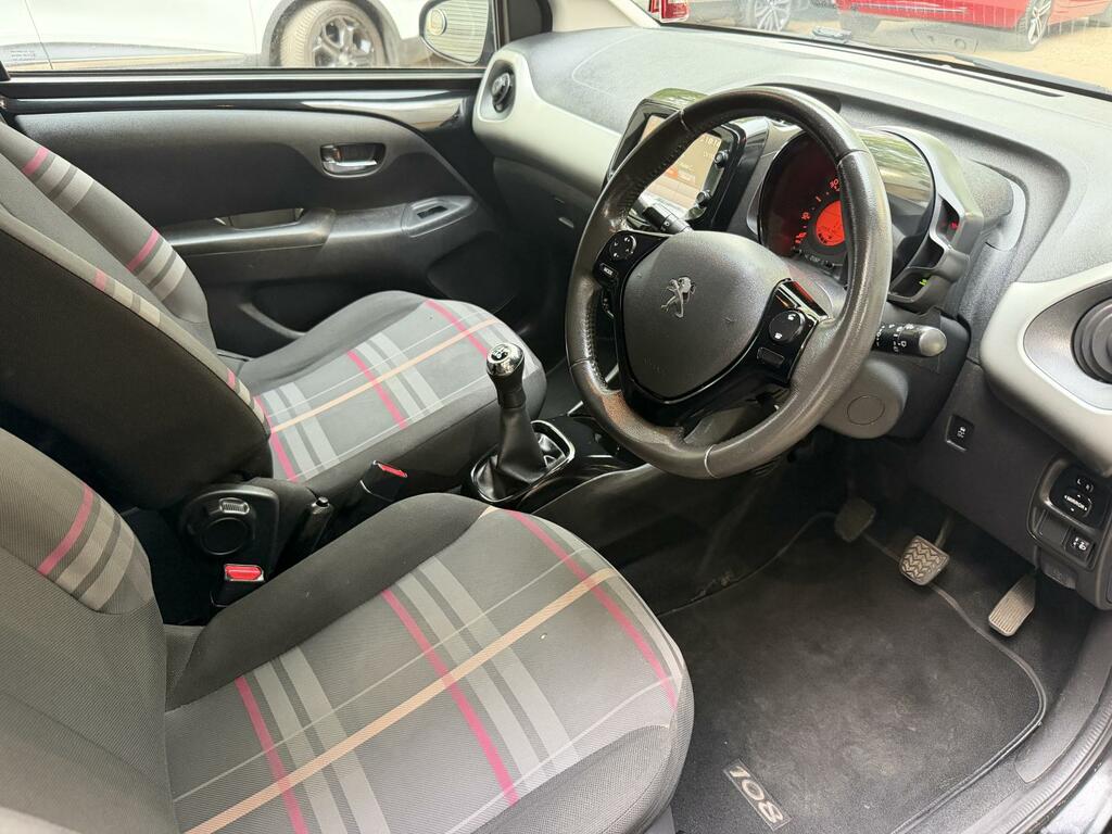 Peugeot 108 Allure Black #2