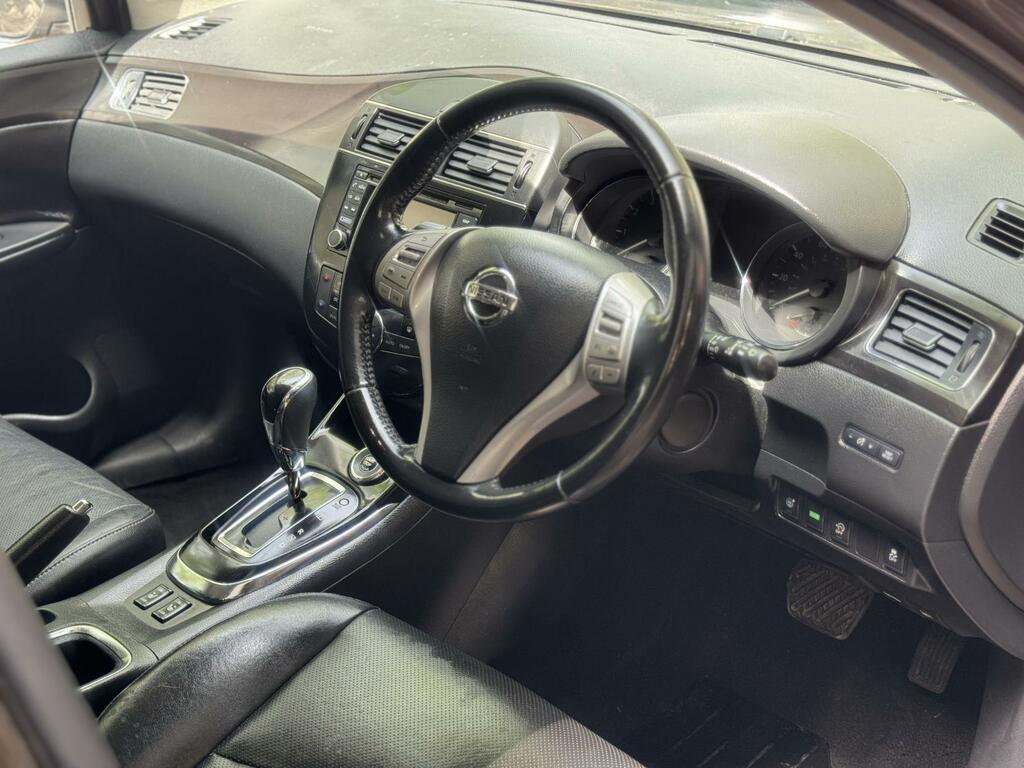 Nissan Pulsar Tekna Beige #2
