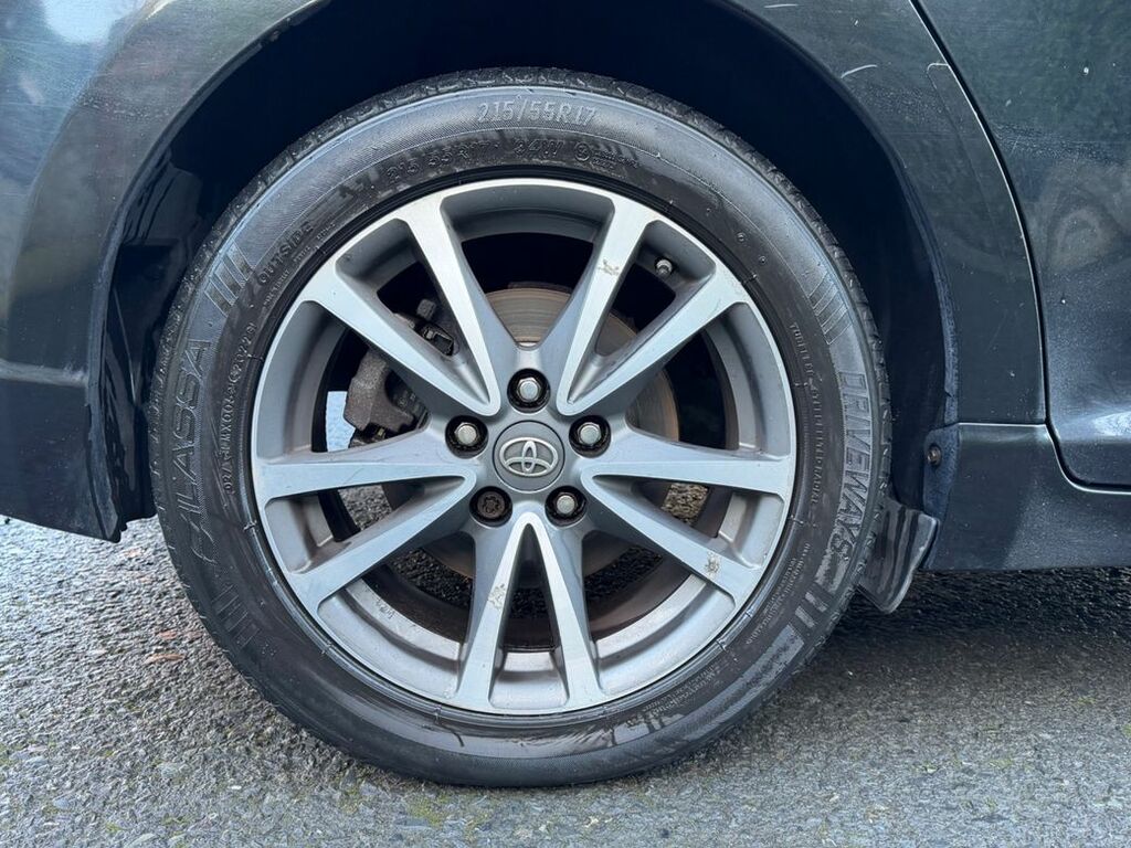 Toyota Avensis 2L D-4d Active Grey #9