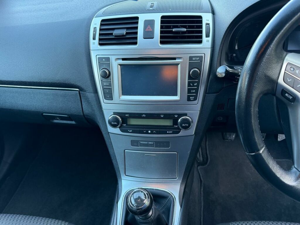 Toyota Avensis 2L D-4d Active Grey #13