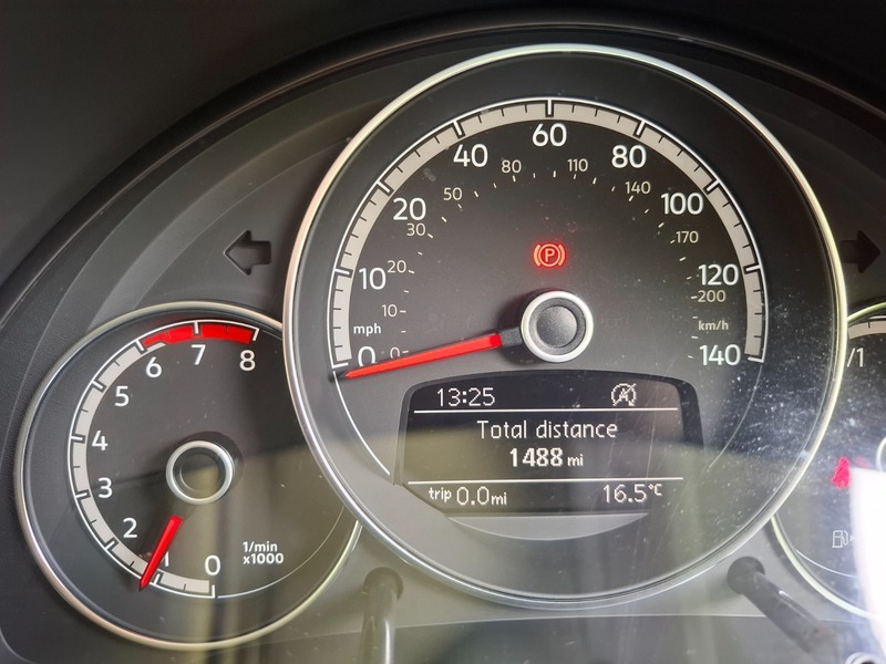 Volkswagen Up Up White #9