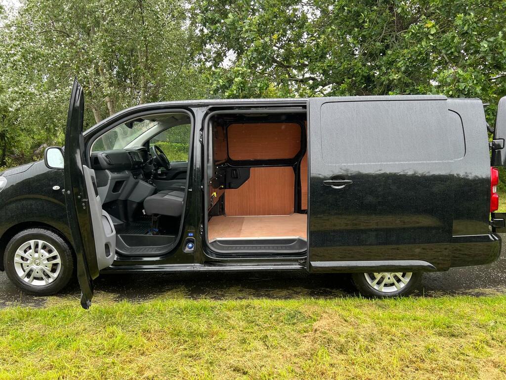 Vauxhall Vivaro 3100 2.0D 145Ps Sportive H1 Van Grey #9