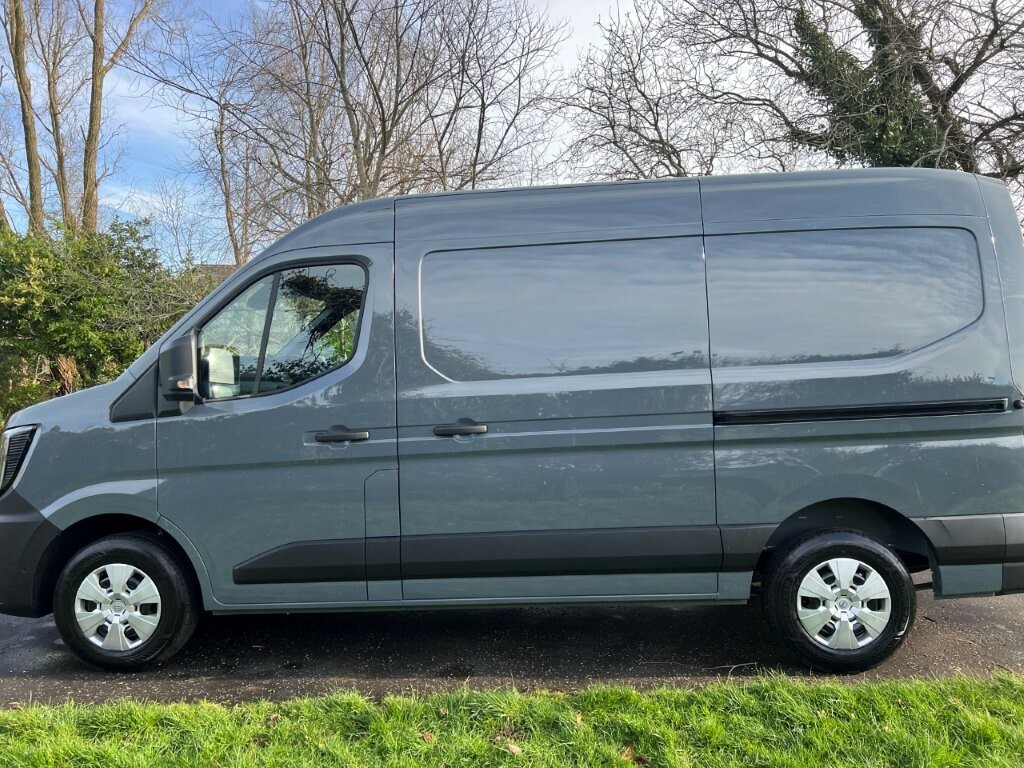Nissan InterStar 2.0 Dci 35 150Tekna L2h2 5 Year Warranty Grey #5