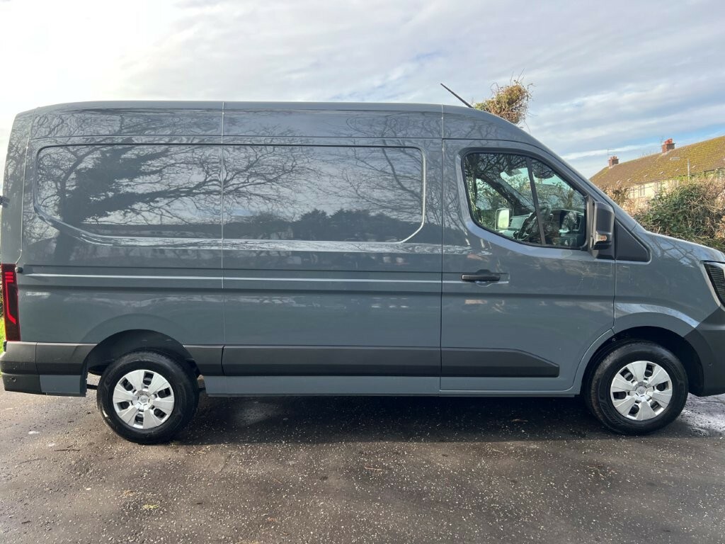 Nissan InterStar 2.0 Dci 35 150Tekna L2h2 5 Year Warranty Grey #2