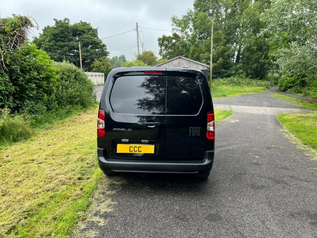 Fiat Doblo 1.5 Multijet3 1000Kg Combi Double Cab 100 L2 5 Black #4
