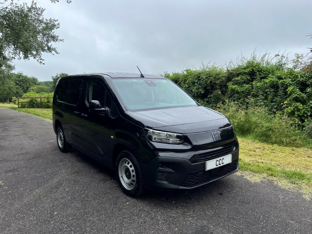 Fiat Doblo 1.5 Multijet3 1000Kg Combi Double Cab 100 L2 5 Black