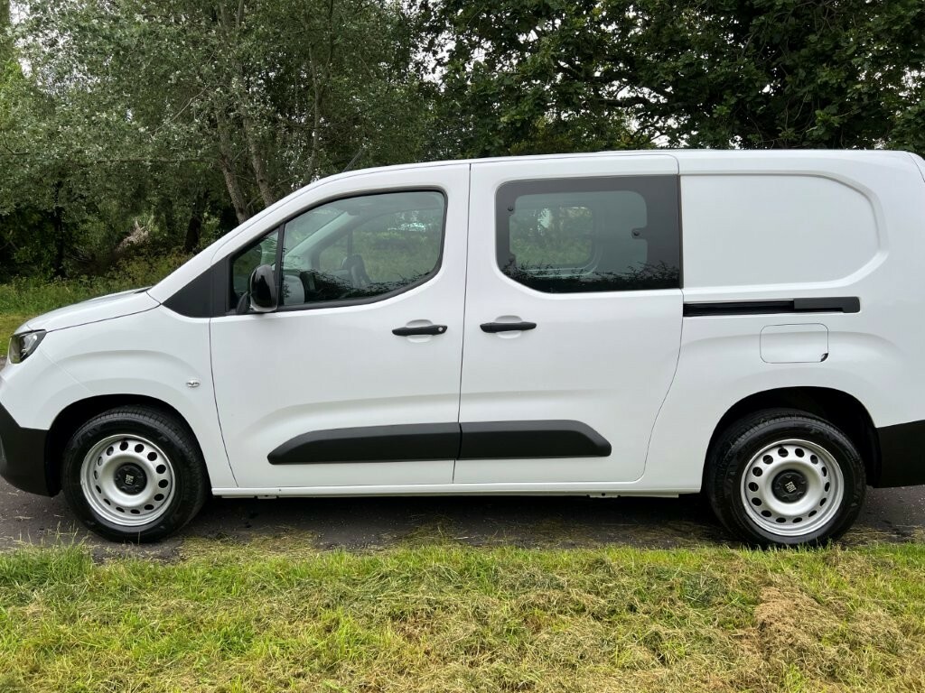 Fiat Doblo 1.5 Multijet3 1000Kg Combi Double Cab 100 L2 5 White #6