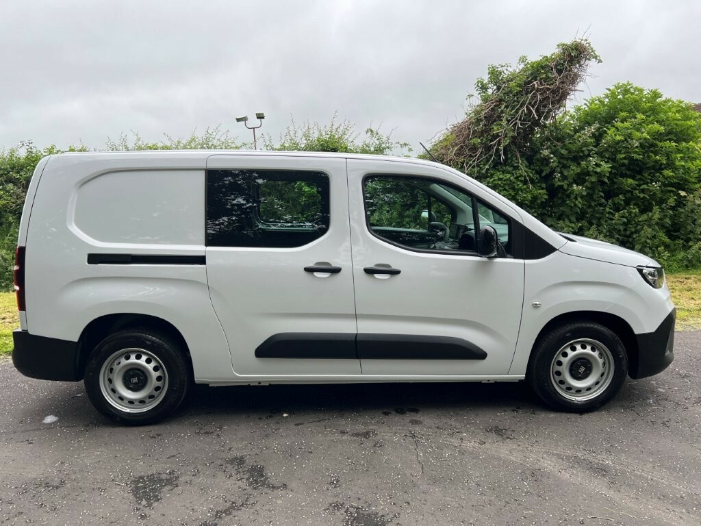 Fiat Doblo 1.5 Multijet3 1000Kg Combi Double Cab 100 L2 5 White #2